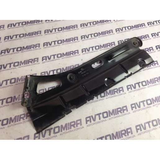 Кронштейн заднього бамперу правий Skoda Octavia A5 Combi 2009-2013 1Z9807148